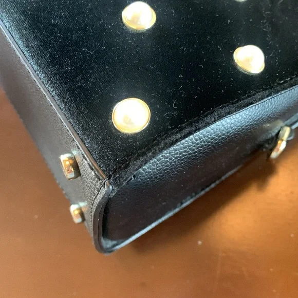 Kate Spade Mini Reilly velvet pearl bag EUC - Picture 9 of 17